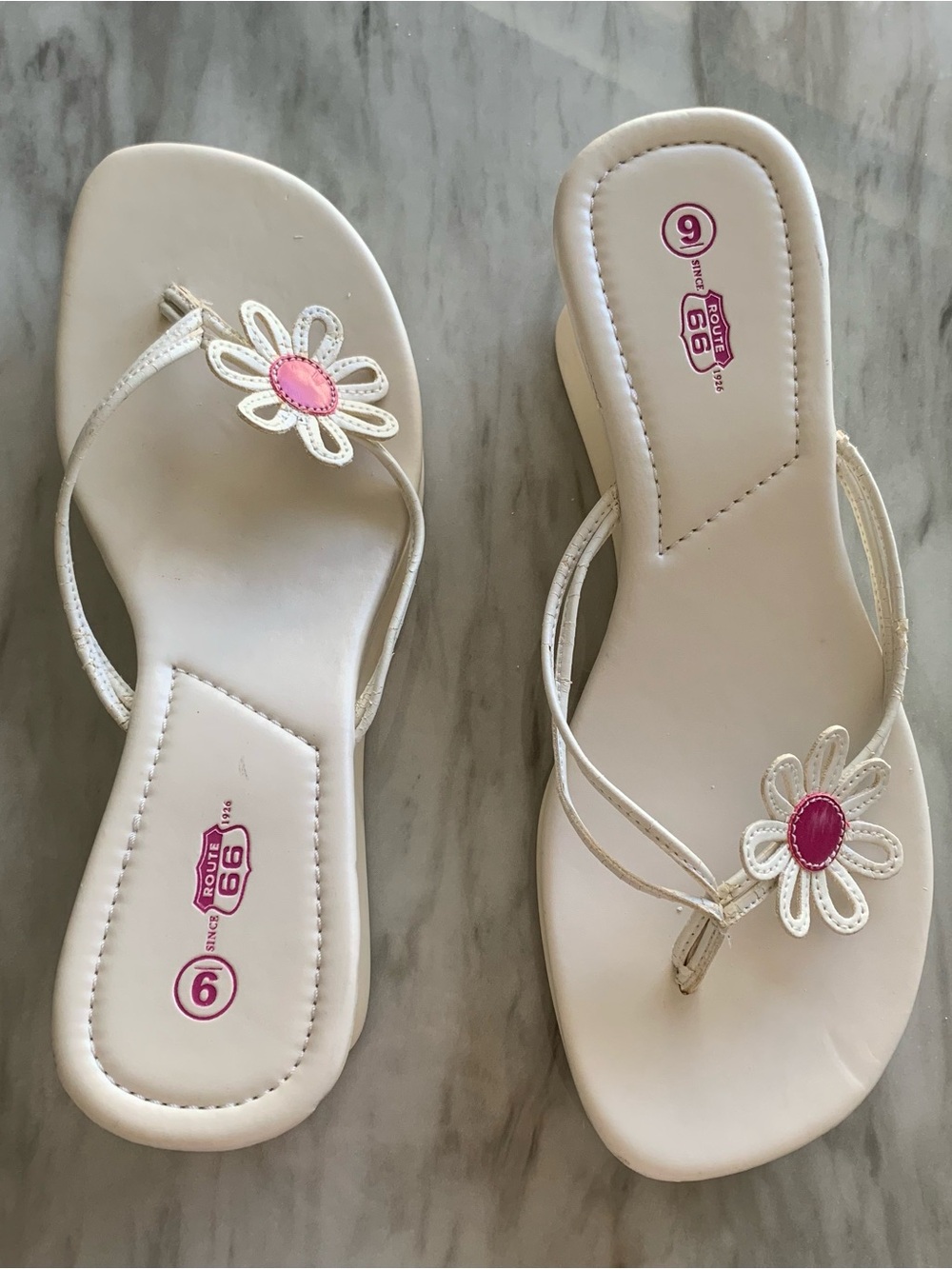 Women’s White Floral Toe-Post Sandals with Pink Accent